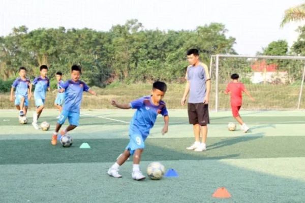Hành trình trở thành cầu thủ chuyên nghiệp bắt đầu từ đâu? hành trình trở thành cầu thủ