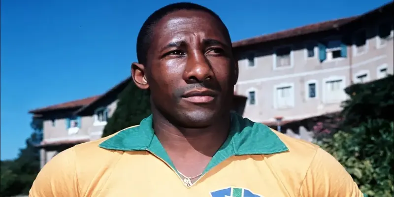 Djalma Santos: Huyền Thoại Bóng Đá Brazil Và Di Sản Vĩ Đại
